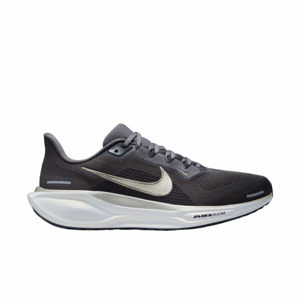 NIKE AIR ZOOM PEGASUS 41 Laufschuhe Herren JAKOB A. INGEBRIGTSEN EDITION MEDIUM ASH/MTLC GOLD GRAIN-SUMMIT WHITE 40